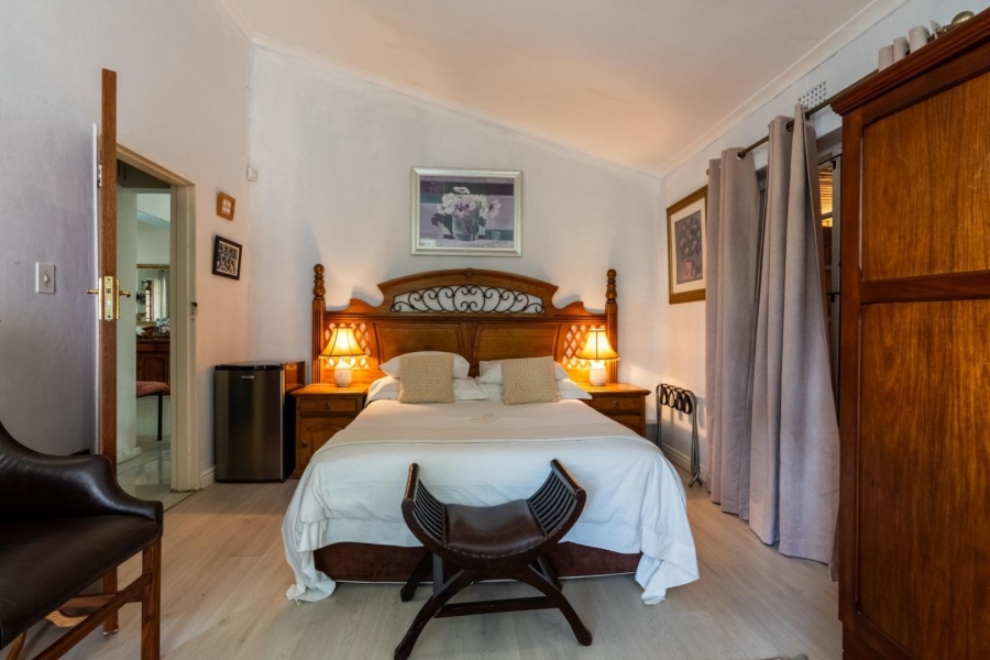7 Bedroom Property for Sale in Cloetesville Western Cape